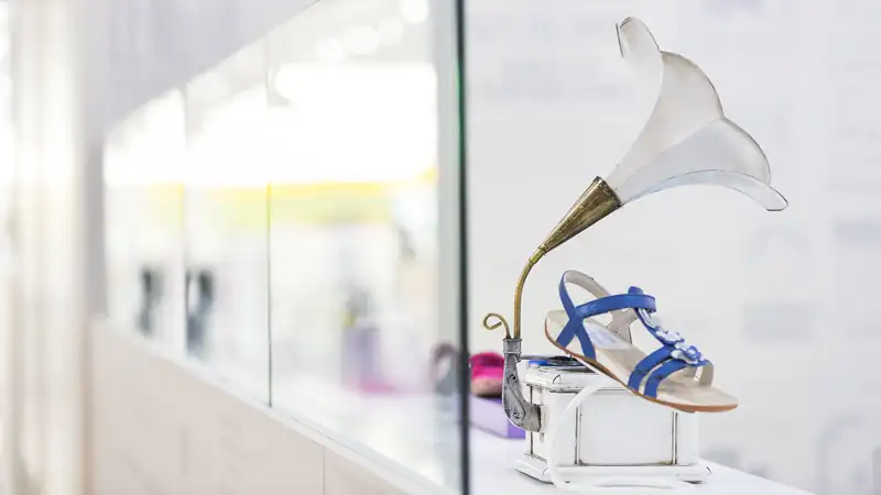 Clarks · STILL 6